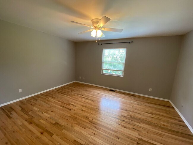 Building Photo - River-front condo