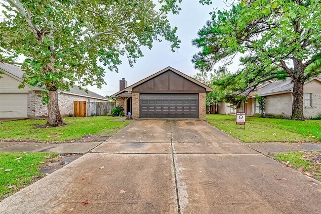 Building Photo - 17435 Glenmorris Dr