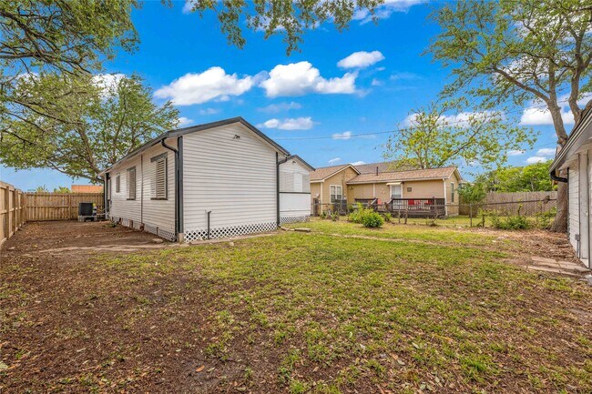 Building Photo - 4102 Ave N Ursuline St