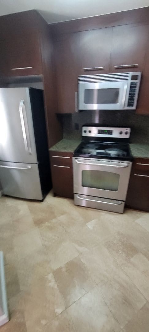 Building Photo - Upgraded, 2 dual primary bedrooms with bat...