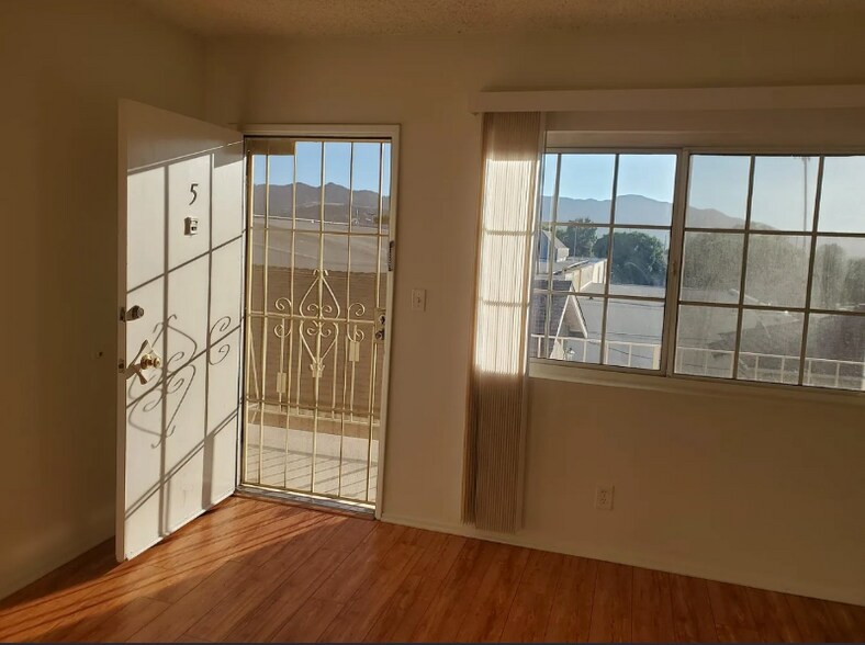 Building Photo - 1128 Raymond Ave