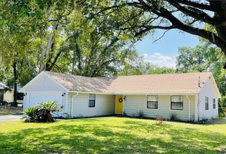 Building Photo - 240 SE Sandia Way