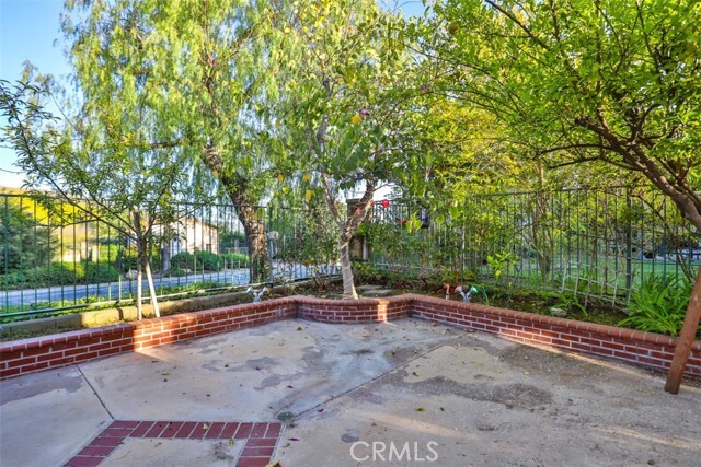 Building Photo - 176 Cll Renata