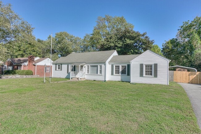 Primary Photo - 1402 N Tennessee Blvd