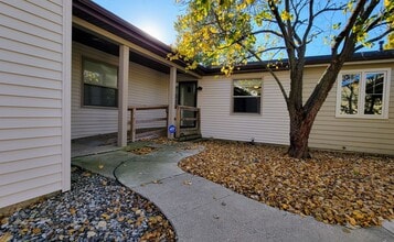 Building Photo - 1601 Coventry Dr