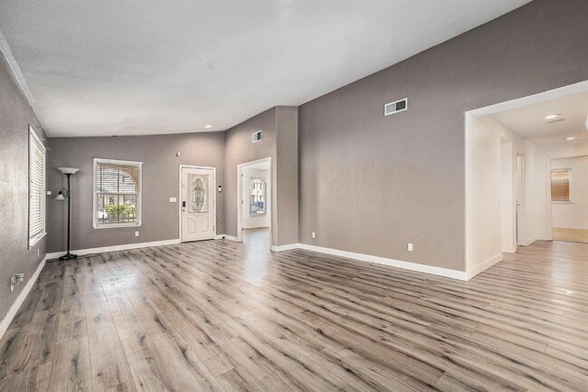 Building Photo - 8736 Glacier Point Dr