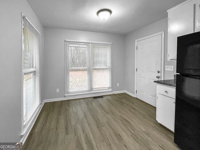 Building Photo - 3006 Ashland Ct SW