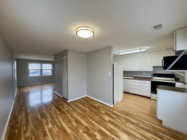 Building Photo - Charming 3 Bed/1.5Bath in Parkville, MD!