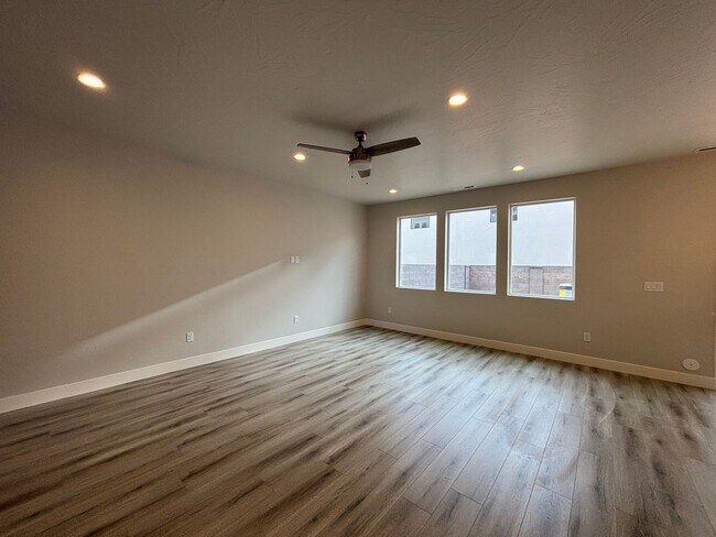 Building Photo - SAND HOLLOW TOWNHOME FOR RENT!