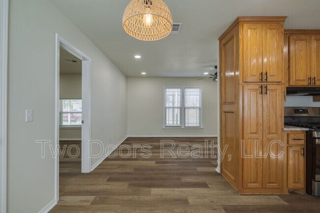 Building Photo - 2416 NW 40th St