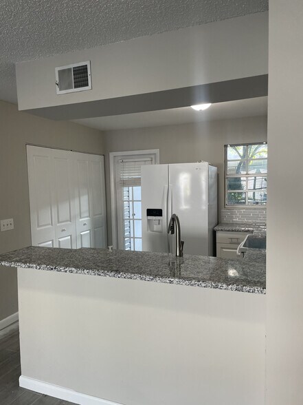 Building Photo - 11332 Grandville Dr