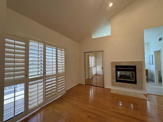 Building Photo - 7272 E Gainey Ranch Rd