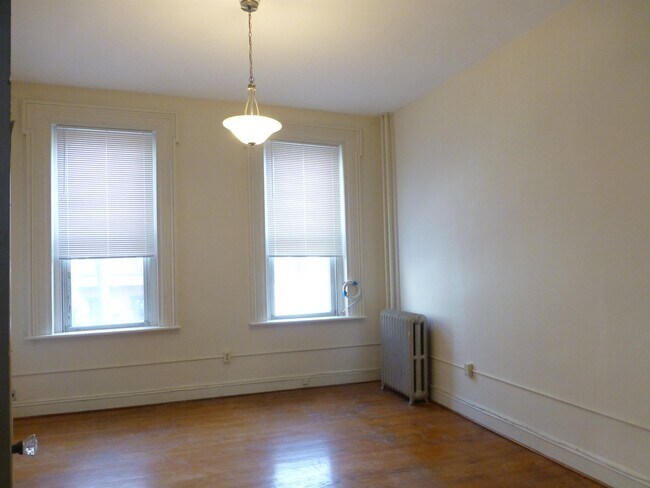 Building Photo - 236 Garden St