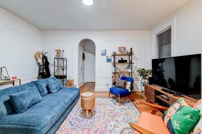 Building Photo - 901 Grand Ave