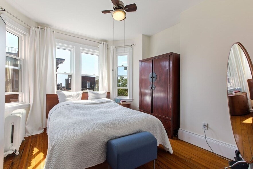 Building Photo - 37 Revere St