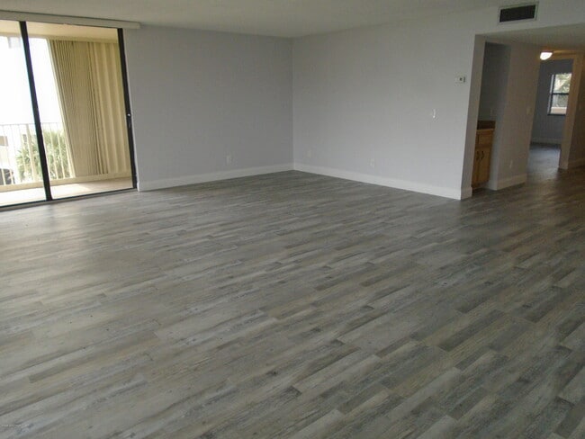 Building Photo - 840 N Atlantic Ave
