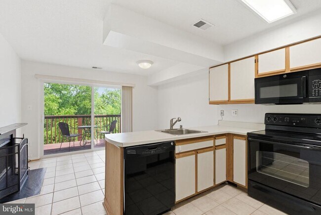 Building Photo - 18315 Leman Lake Dr