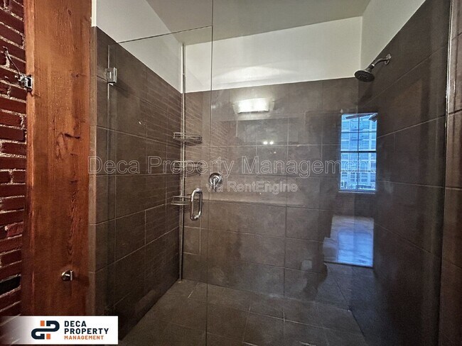 Building Photo - 721 N 17th St