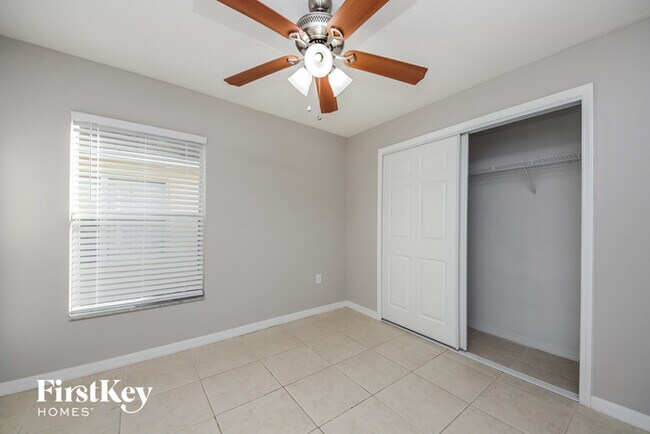 Building Photo - 227 Verdi St