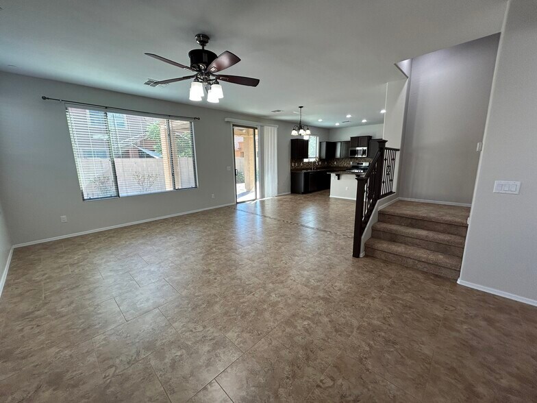 Building Photo - 4123 E Cherry Hills Dr