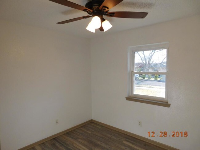 Building Photo - 1010 Jackie Jo Ln