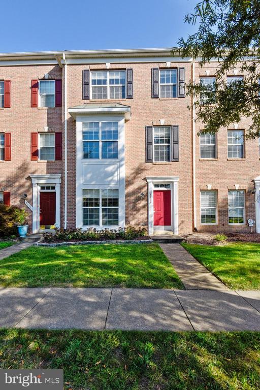 Primary Photo - 3811 Eisenhower Ave