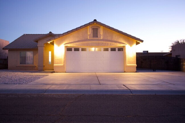 Building Photo - VILLA CHAPARRAL