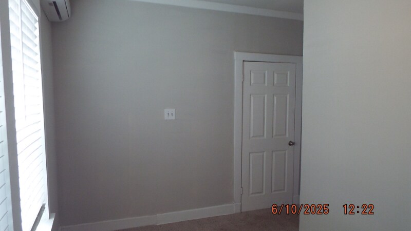 Building Photo - 1427 Schley Ave
