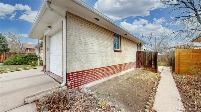 Building Photo - 1672 S Benton St