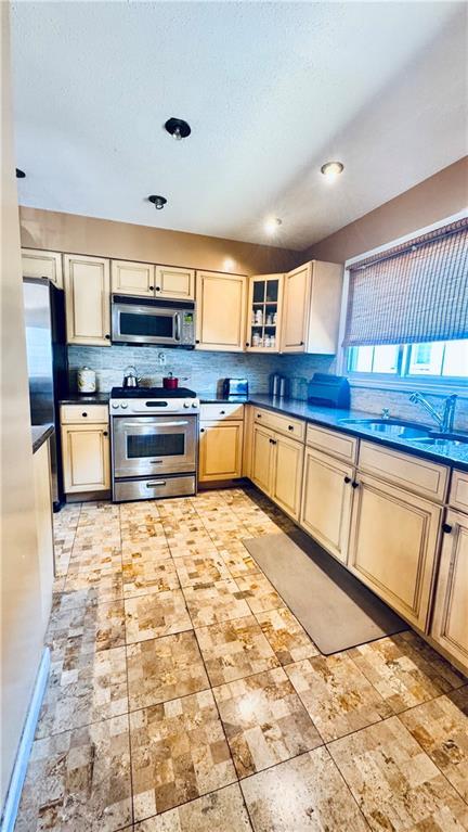 Building Photo - 1463 E 103rd St