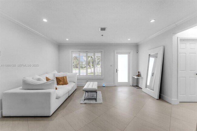 Building Photo - 4301 SW 85th Ave