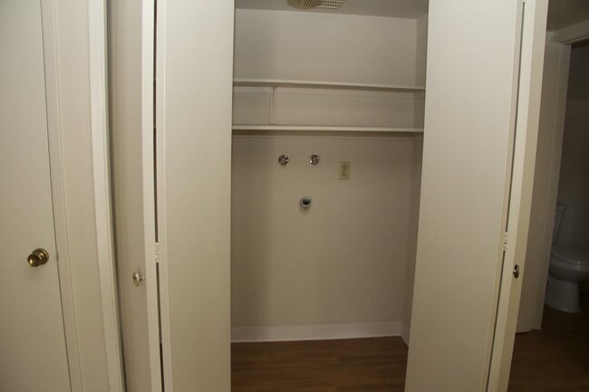 Building Photo - Wonderfull Niles location AC and garage