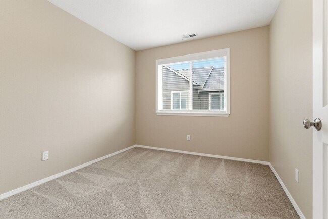 Building Photo - 17208 SW Pleasanton Ln