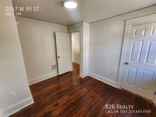 Building Photo - 2057 W 99th St
