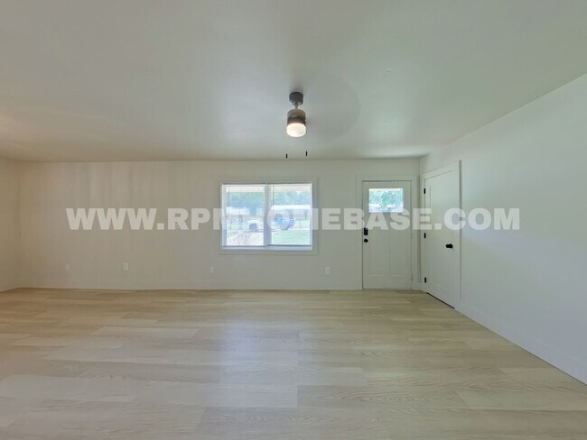 Building Photo - 506 Forrest Ct