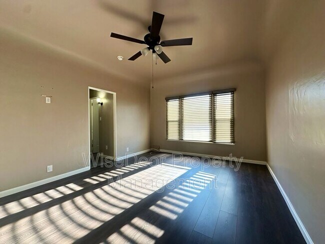 Building Photo - 1030 Leonard Ave