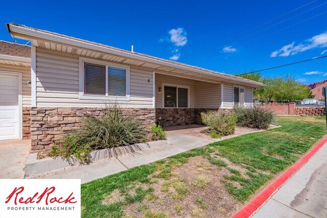 Building Photo - Spacious 3-Bed, 2-Bath Ivins Townhome – Do...