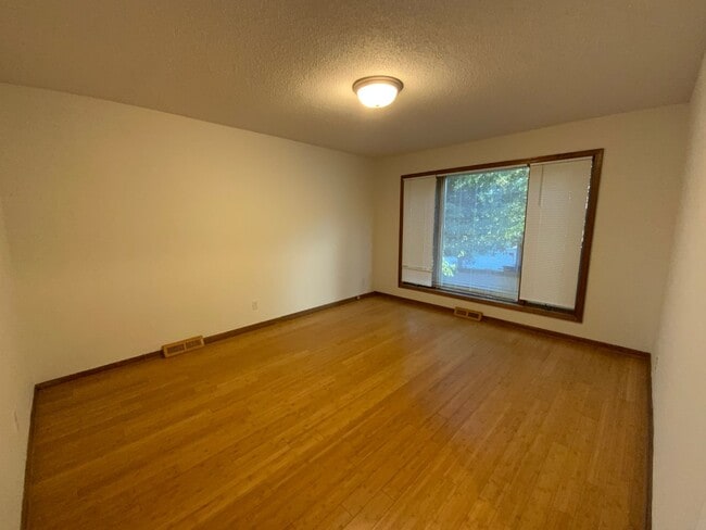 Building Photo - 203-203 Briarcrest Ct