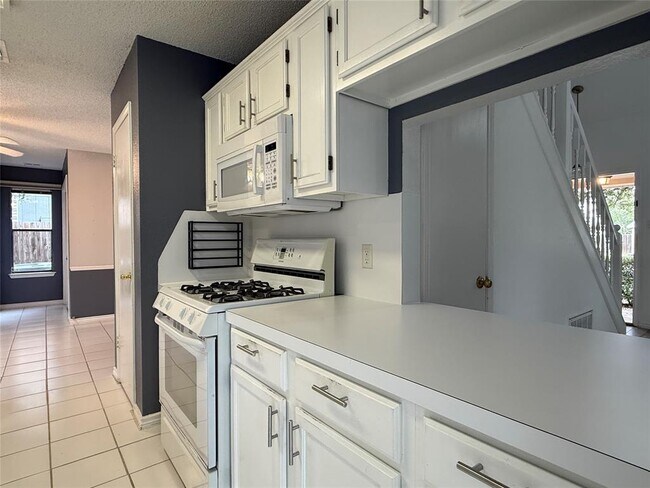 Building Photo - 2503 Autrey Dr