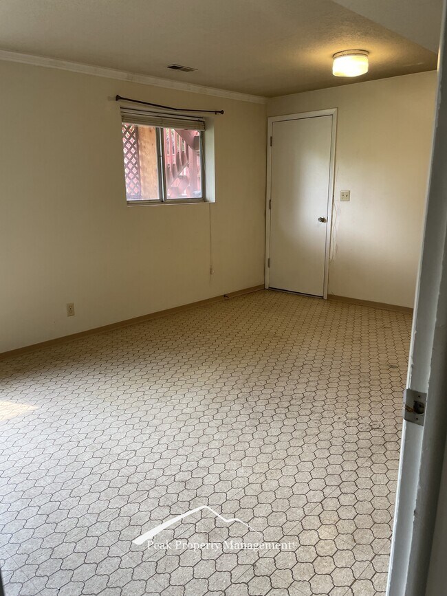 Building Photo - 8701 Brynwood Dr