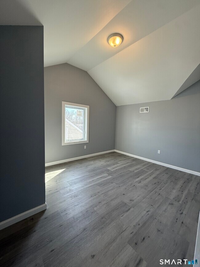 Building Photo - 1641 South Ave