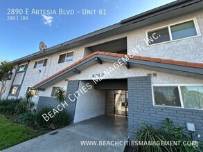 Building Photo - Remodeled 2 Bedroom, 1 Bath with 1 Parking...