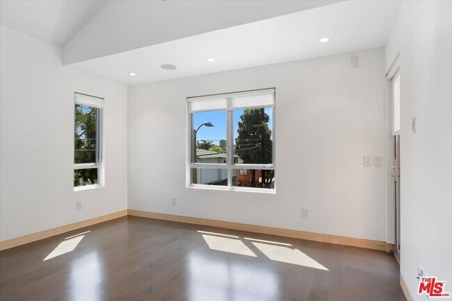 Building Photo - 2301 10th St