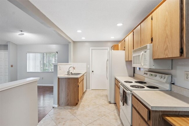 Building Photo - 7522 Heather Walk Dr