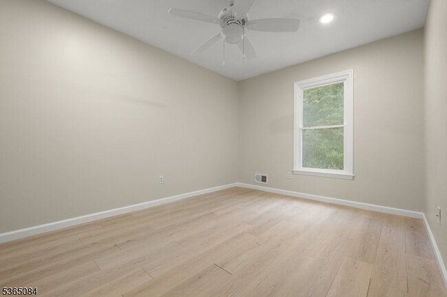 Building Photo - 52 Arthurs Ct