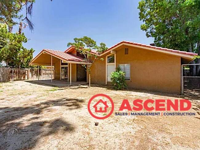 Building Photo - Phenomenal Home Located In Gated Community!