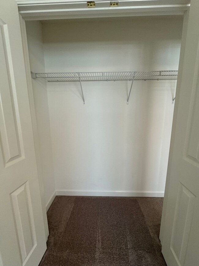 Building Photo - 129 Clusters Cir