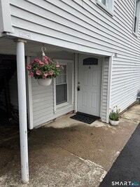 Building Photo - 41 Hubbard Pl