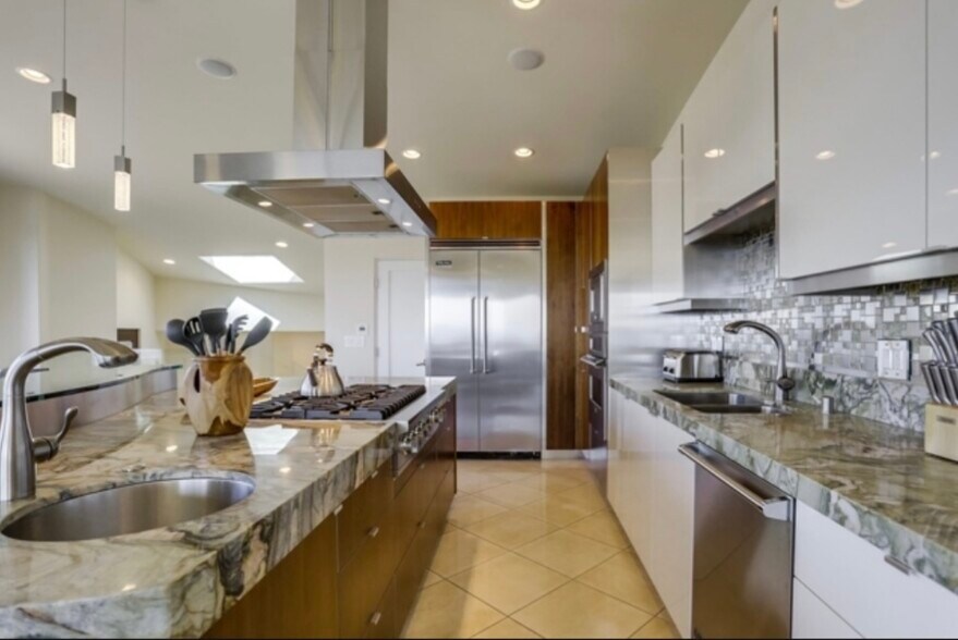 Building Photo - 1518 Monmouth Dr