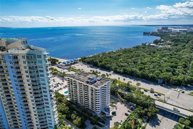 Building Photo - 2501 Brickell Ave